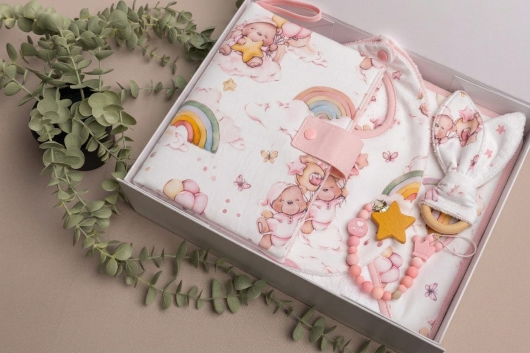 MIMI BOX